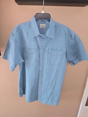 LL Bean Men's Sunwashed Light Blue/Faded Teal Short Sleeve Shirt. XL-Tall.